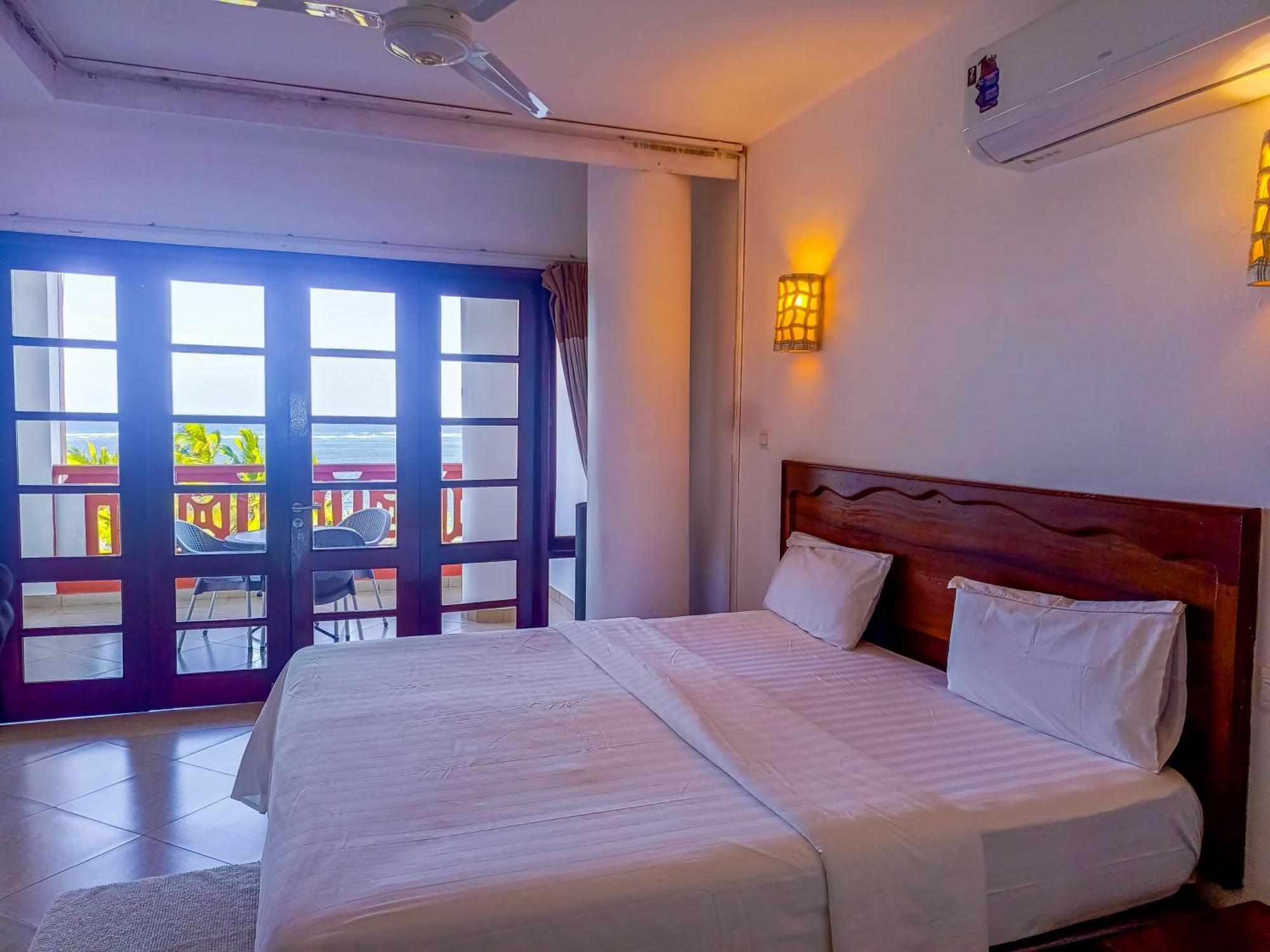 Ivory Beachfront Stays Mombasa Exterior foto